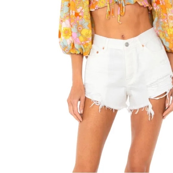 Free People Pants - NWT free People LOVING GOOD VIBRATIONS SHORTS IN WHITE size 31